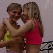 2 Amateur Teens That May Be Twins Lesbian Video