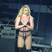 Britney Spears Talks To The Crowd & Picks a Fan To Tease HD Video