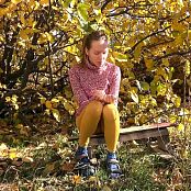 PilGrimGirl Jessy Gold of Autumn Picture Set & HD Video