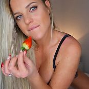 Lexi Luxe Strawberries & Cum Loser Dessert HD Video