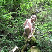 Download PilGrimGirl Jessy In Wood Picture Set
