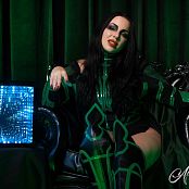 Download Alexandra Snow Trapped In The Cube HD Video