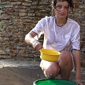 Download PilGrimGirl Em Wet Wet Wet Picture Set & HD Video 002