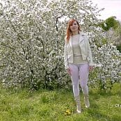 Jeny Smith Amazon 60 den white leggings HD Video 120719 mp4 