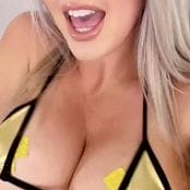 Jessica Nigri Gold Bikini Yellow Pasties OnlyFans Video 240620 mp4 
