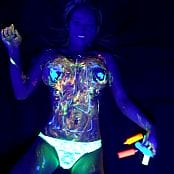 Nikki Sims Black Light Body Paint 2017 1080p Video 180121 mp4 