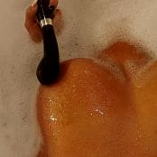 妮基·西姆斯浴缸假阳具未切割高清视频 280321 MP4 