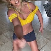Britney Spears Yellow Top Under Boob Sexy Dance Video 310821 mp4 