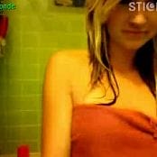 19 year old blonde girl goes in the shower on stickam sav25 video 130222 avi 