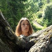 PilGrimGirl Ellie Forest in Habitants Set 001 019