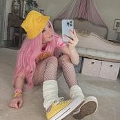 Belle Delphine 2022 Comeback Archive Pack 2022 05 04 Yellow Hat 14