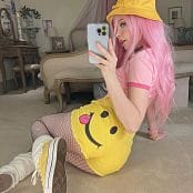 Belle Delphine 2022 Comeback Archive Pack 2022 05 04 Yellow Hat 5
