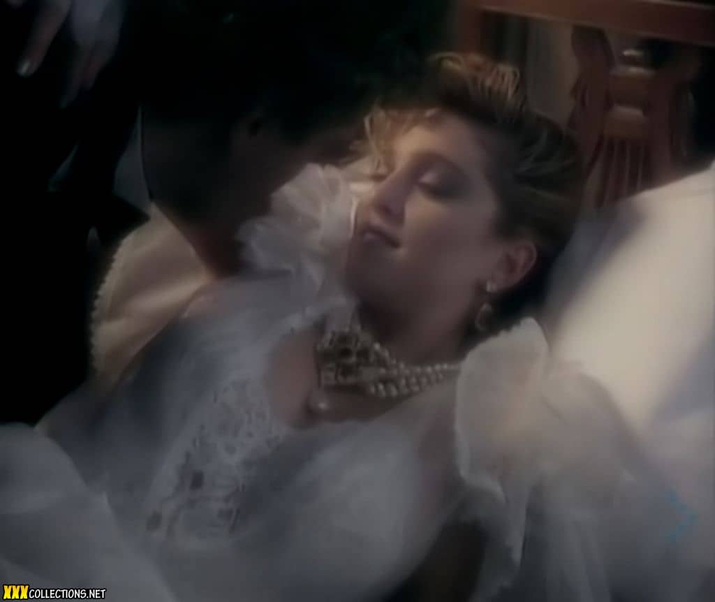I wanna sing like madonna. Мадонна 1984 like a Virgin. Madonna 1985 like a Virgin. Мадонна лайк а Верджин. Madonna like a Virgin клип.