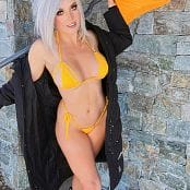 Jessica Nigri OnlyFans Yellow Bikini Snow Shovel 011