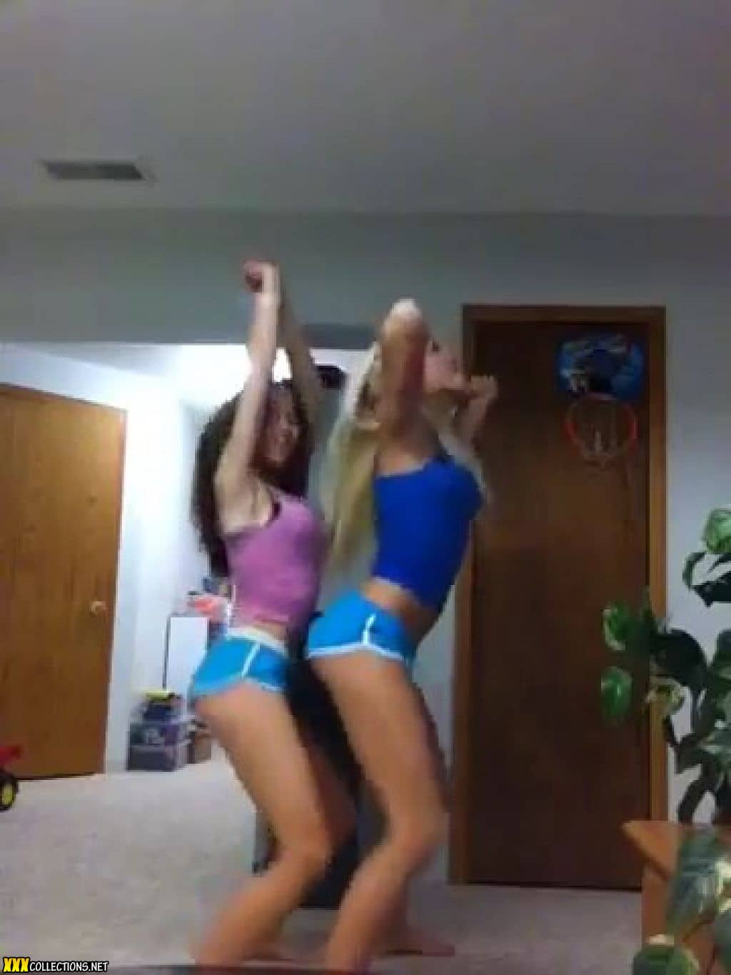 2 Teens Dance On Webcam - 2 Young Teens Dance on Webcam Video Download