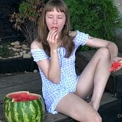 PilGrimGirl Jessy Water Melon Video 002 190323 mp4 