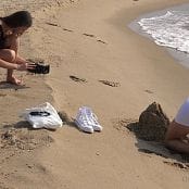 PilGrimGirl Wild Kitty Shooting on The Beach Video 050423 mp4 
