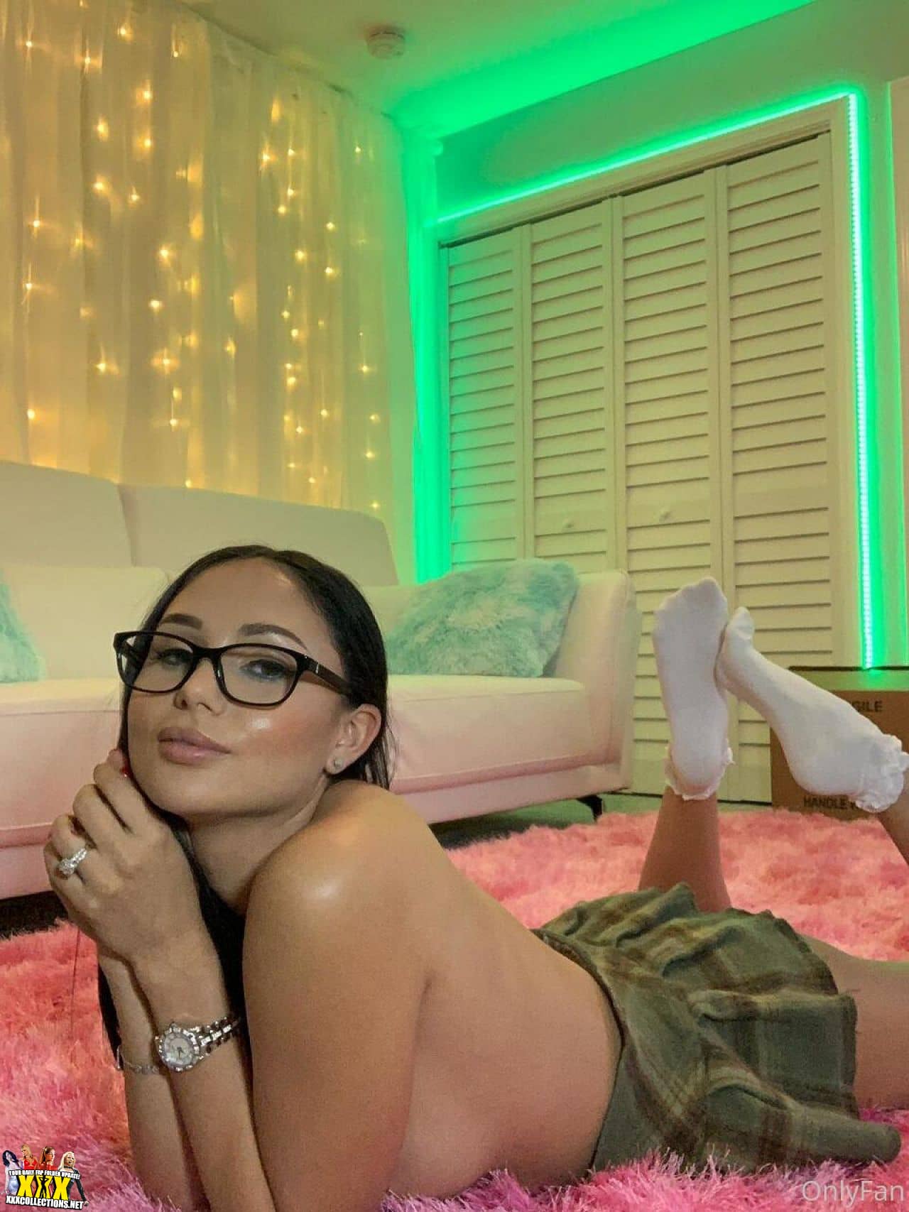 Arianna flowers of leaked