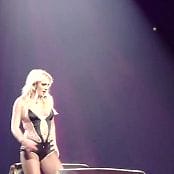 Britney_Spears_Circus_Tour_Bootleg_Video_365mp4-00005