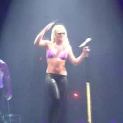 Britney_Spears_Circus_Tour_Bootleg_Video_326mp4-00008