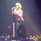 Britney_Spears_Circus_Tour_Bootleg_Video_326mp4-00010