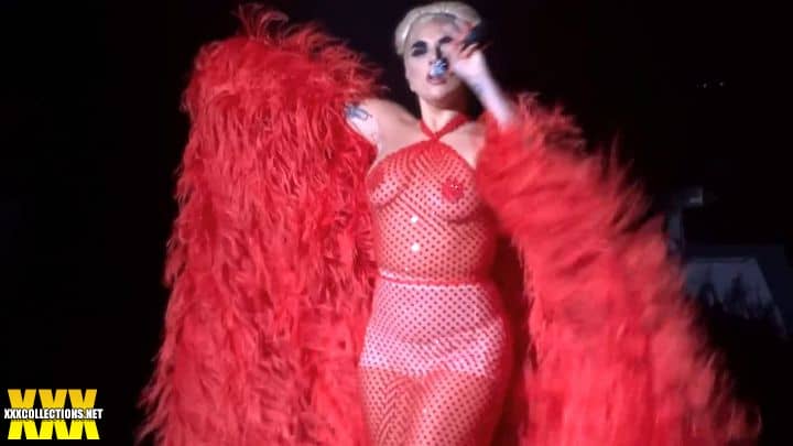 Lady gaga exposes her breast while imageing in nyc
