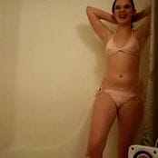 Dancing Amateur Teens 2 Hotties Dance in Shower To MilkShake 040216 flv 