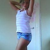 Really Young Girl Dancing Sexily To Katy Perry I want to c ur peacock 100616 flv 