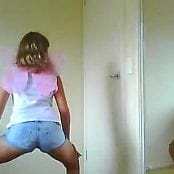 Really Young Girl Dancing Sexily To Katy Perry I want to c ur peacock 100616 flv 