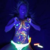 Nikki Sims Blacklight Bodypaint HD Video 08252017 wmv 