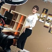 Katie Banks Hot for Secretary BTS HD Video 270318 mp4 