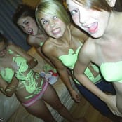 Amateur Teens Green Paint Girls Picture Set