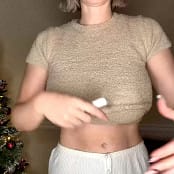 Spencer Nicks Onlyfans Shaking Booty By Christmas Tree Video 120723 mp4