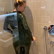 IWantSheena Stripping Down This Latex Catsuit Under the Shower Video 011024 mp4