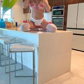 Vicky Stark OnlyFans Cute Outfit In The Kitchen Tease Video 201024 mp4