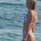 Perfect Ass Girl In Thong At The Beach Video 201124 mp4