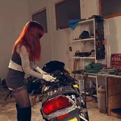 Jeny Smith Bikeshop Part 1 2160 Video 120525.mp4 snapshot 33.37 [2025.05.13 17.15.35]