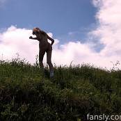 Cinderella Story Mia Dandelion Field Set 001 011