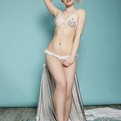 MarvelCharm Rebecca Confidence Picture Set