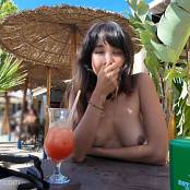 BralessForever 2025 05 23 Daring Kiara Kiaras Restaurant Fun Video 140625.mp4 snapshot 16.01 [2025.06.19 14.31.22]