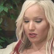 Up Close and Virtual with Khloe Hart Scene 004 Untouched DVDSource TCRips Video 190625.mkv snapshot 01.07 [2025.06.19 15.39.45]