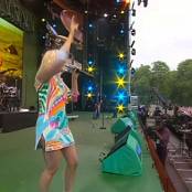 Emma Bunton What Took You So Long Live at Party In The Park PITP 2001 Video 190625.mp4 snapshot 00.58 [2025.06.21 13.02.04]