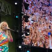 Emma Bunton What Took You So Long Live at Party In The Park PITP 2001 Video 190625.mp4 snapshot 01.57 [2025.06.21 13.02.06]