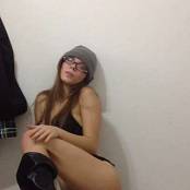 PrettyKittyMiaos Hanging On Video