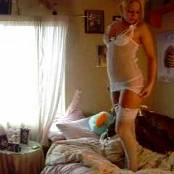 sexy blonde in lingerie teasing in her room video 300625.flv snapshot 00.27 [2025.06.30 13.09.45]