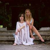 8H01 Ava and Cassie Set 001 010