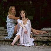 8H01 Ava and Olivia Set 001 005