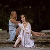 8H01 Ava and Olivia Set 001 007