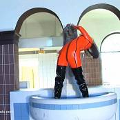 Rubber Dolls Natalia Rubber Contortionist Video 080725.wmv snapshot 03.44 [2025.07.08 16.32.49]