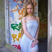 8H01 Lexie Set 004 047
